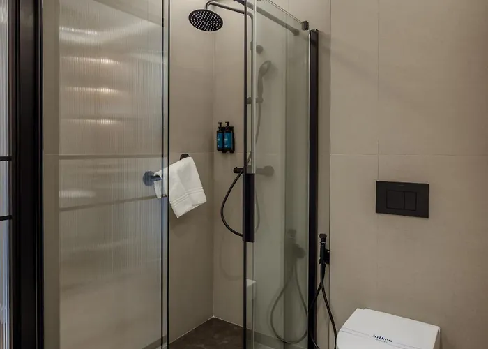 西尔肯维多利亚城酒店