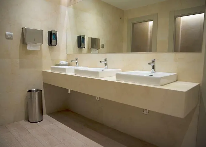 西尔肯维多利亚城酒店